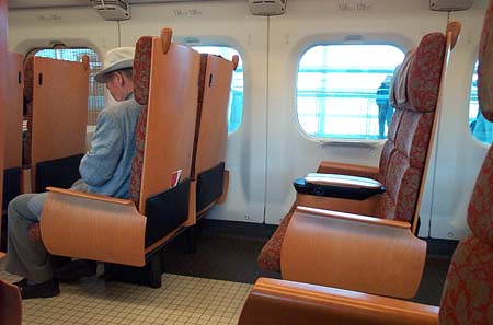 九州新幹線　つばめ　車内